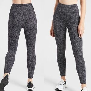 Athleta Lightning Static 7/8 Tight Leggings